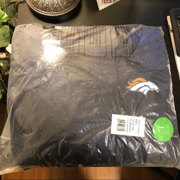 NWT Ladies Denver Broncos 3 in 1 Systems Jacket - Picture 2 of 3